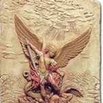 archanjel-michael-zabijajuci-padleho-anjela